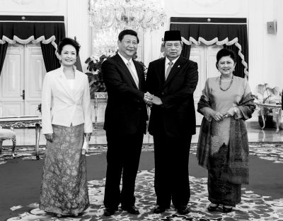 2日，國家主席習(xí)近平在雅加達(dá)同印度尼西亞總統(tǒng)蘇西洛舉行會(huì)談。 新華社發(fā)