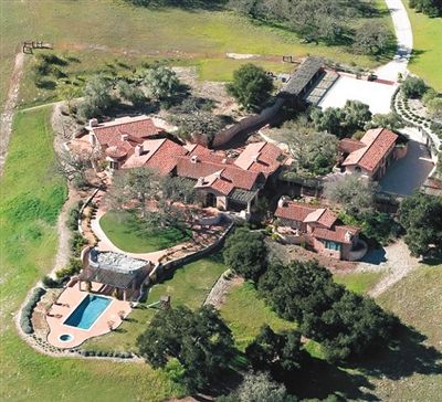 據(jù)稱這就是鄧文迪與布萊爾私會(huì)的“默多克牧場”。