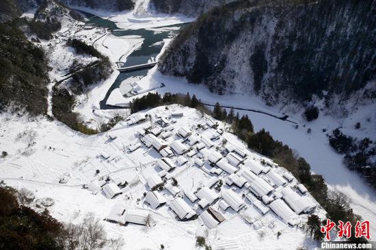 　　當(dāng)?shù)貢r(shí)間2014年2月17日，據(jù)日本媒體報(bào)道，日本關(guān)東甲信及日本東北等地區(qū)遭遇大雪。