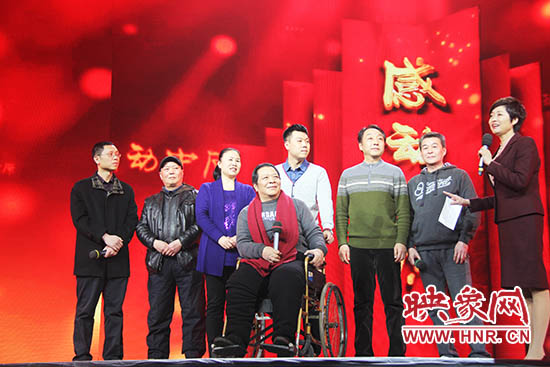 接力照顧高位截癱患者高新海的“隴海大院”愛心集體鄰居們。