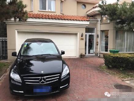 該外籍男子的車輛。（網(wǎng)友供圖）