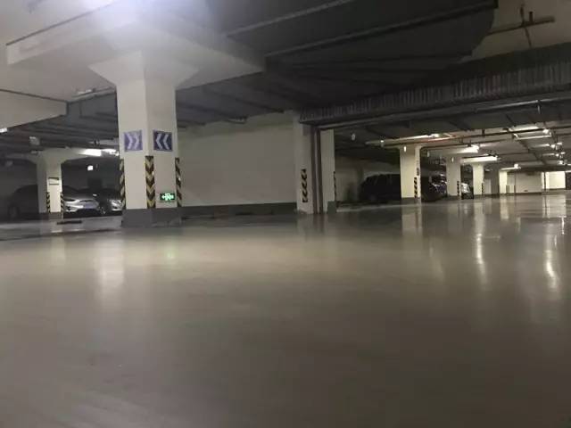 業(yè)主花60萬(wàn)買(mǎi)車位共享給大家用 收費(fèi)2元/小時(shí)