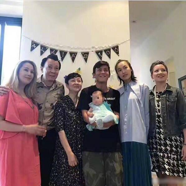 陳冠希女兒首曝光 陳冠希女友是誰？秦舒培個人資料照片家庭背景