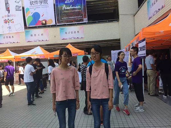 雙胞胎姐妹花劉玲馨、劉玲潔。