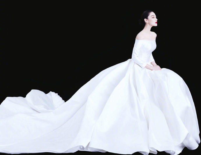 張馨予的婚紗成了淘寶爆款，知道價格后讓人大跌眼鏡！
