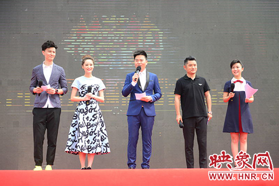 電視臺主持人與電臺主播搭檔主持，讓人耳目一新