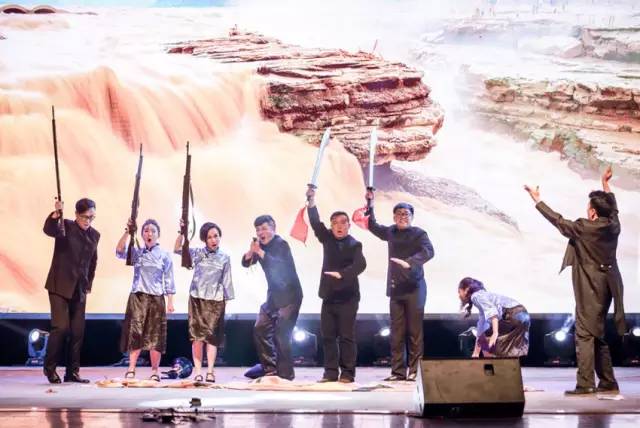 作為本場(chǎng)晚會(huì)的最后一個(gè)節(jié)目，《黃河大合唱》刷新你完全不一樣的體驗(yàn)。