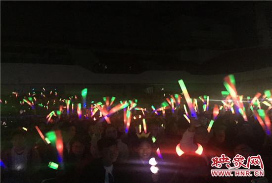 當晚現場約2500個座位全場爆滿，還有全國各地歌迷會趕來的歌迷們。