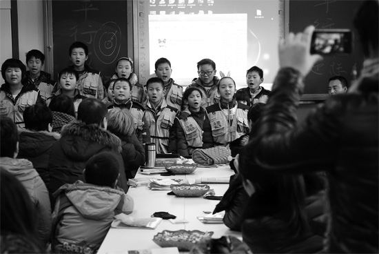 昨日的分享交流會(huì)上，孩子們集體朗誦詩歌