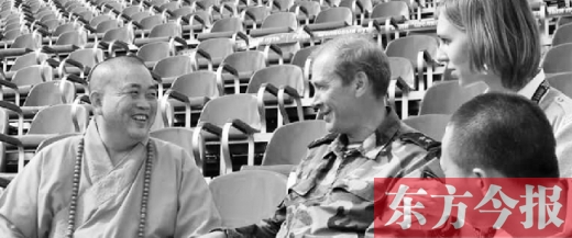 克里姆林宮警衛(wèi)司令謝爾蓋將軍會見釋永信，一同觀看排練