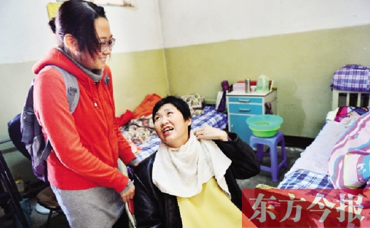 母親患上偏癱 開(kāi)封女孩攜母天津求學(xué)