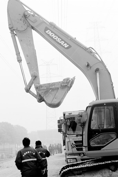 昨天，鄭州地鐵5號線配套工程在鄭州市西站路開工