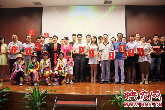 經(jīng)過網(wǎng)絡(luò)投票和專家評審，最終農(nóng)民兄弟樂隊的歌曲《中國夢》、動畫片《紅孩兒與大學(xué)院》以及《中原福塔兒童