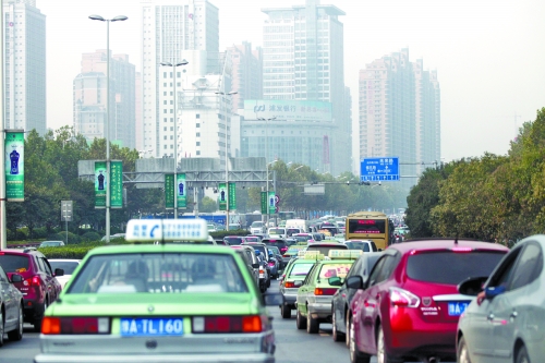 緯二路、順河路、城北路等路口雖多，卻比走金水路省時