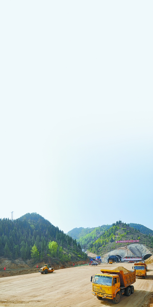 現(xiàn)場(chǎng)施工正酣