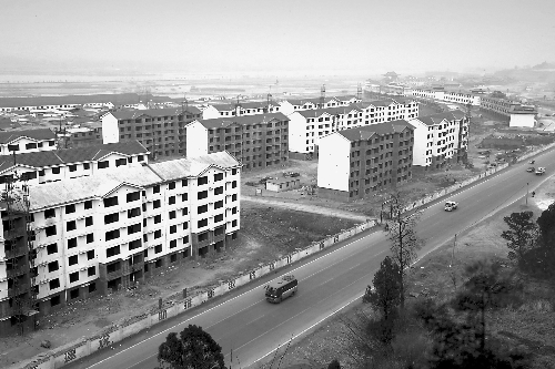 1月14日，宜陽縣正在建設的靈山新型農村社區(qū)已現(xiàn)雛形。