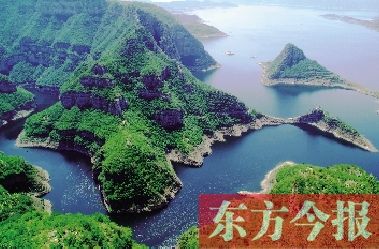 碧水藍(lán)天有綠色,是濟(jì)源人生活的愿望。如今,正是因為濟(jì)源有山有水,綠樹成蔭,很多在外工作的濟(jì)源人慢慢選擇回家鄉(xiāng)買房定居。