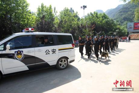 河南某景區(qū)成立女子反恐救援隊(duì)