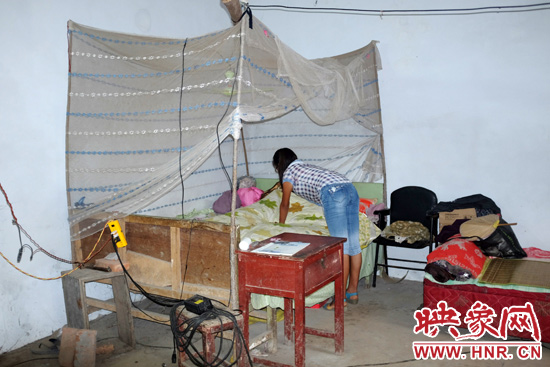 王書佳的環(huán)境及其簡陋。