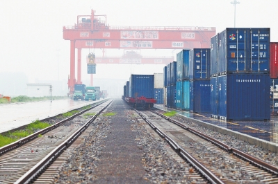 進(jìn)口車(chē)將運(yùn)到聯(lián)檢中心