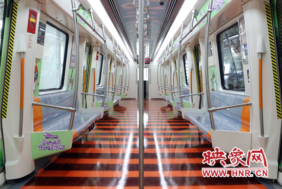 裝飾一新的“愛情專列”