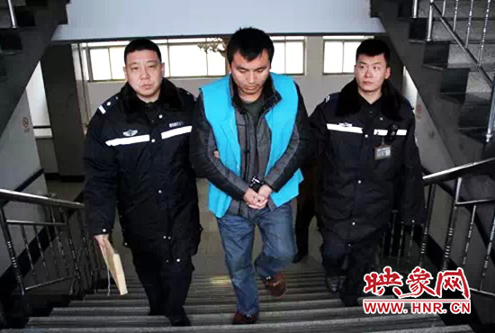 警方已經(jīng)將肇事嫌疑人控制。