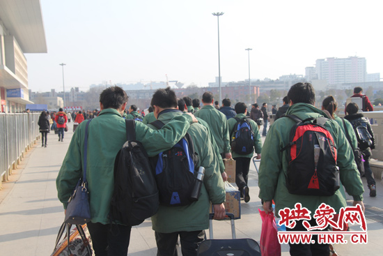 “戰(zhàn)友”結(jié)伴。