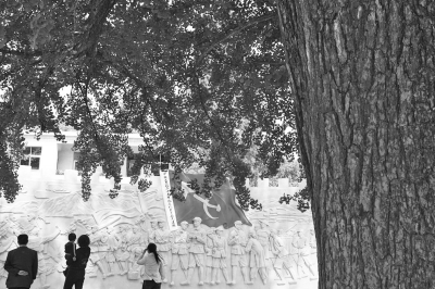 信陽市羅山縣何家沖村，當(dāng)年紅二十五軍從這里出發(fā)。記者李文波攝影