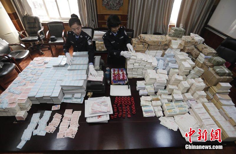 武漢破獲制販假火車票案 查獲高仿真假車票百萬(wàn)余張