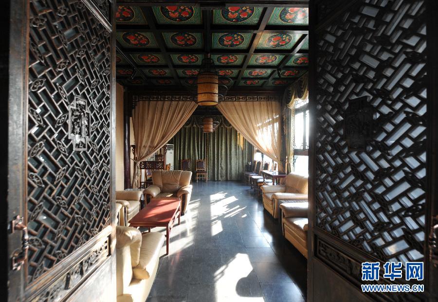 　“停業(yè)調(diào)整”的北海公園內(nèi)高檔餐廳上林苑內(nèi)部一角（1月15日攝）。