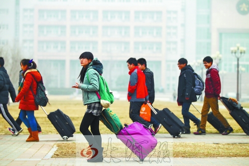 這不是拉桿箱的秀臺(tái)，這是行李的改頭換代，今天，你“拉桿箱”了嗎？