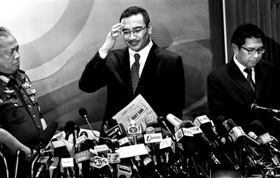 當(dāng)?shù)貢r間2014年3月12日，馬來西亞雪邦，馬來西亞交通部長希山慕丁出席新聞發(fā)布會。