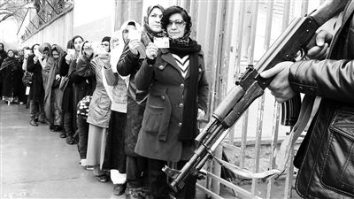 4月5日，阿富汗總統(tǒng)大選投票工作進行