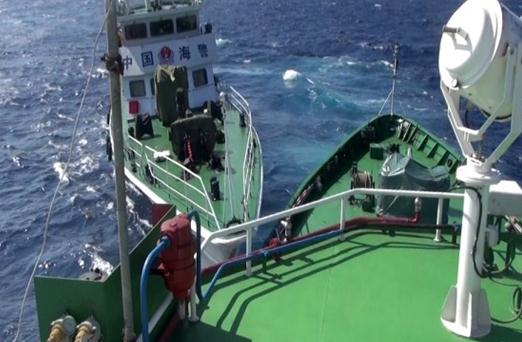 越南拍攝的中國?？樟α孔o(hù)衛(wèi)981鉆井平臺。