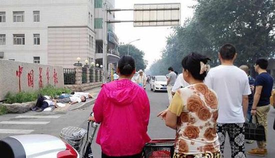 陳建國看來，那7個鄉(xiāng)親會選擇喝農(nóng)藥，他并不意外。