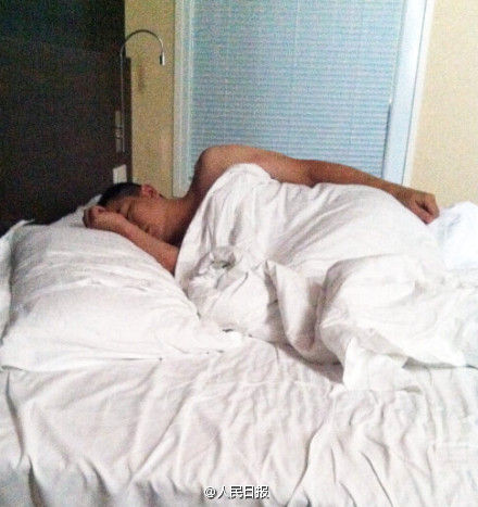 網(wǎng)傳吳春明的床照。