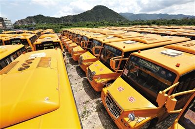 8月28日，浙江溫嶺，擱置農(nóng)村近1年的校車。