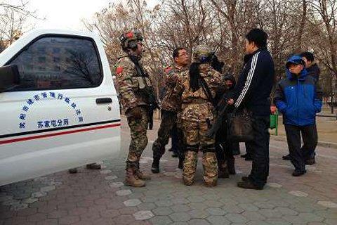 沈陽(yáng)城管開(kāi)公車(chē)打CS毆打記者 系臨時(shí)工已被開(kāi)除