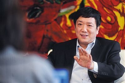 　政協(xié)委員、中國(guó)電力投資集團(tuán)總經(jīng)理陸啟洲稱(chēng)，7800元是其每月基本工資。資料圖片/新京報(bào)記者 楊杰