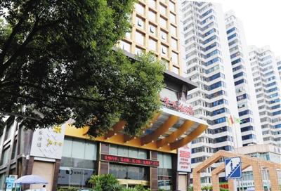 衡陽官員趙安民與之保持聯(lián)系，并邀約女子在這家酒店房間見面。