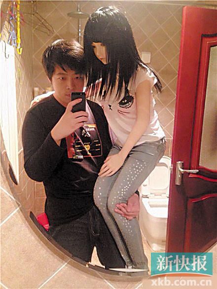 宋渤平常就是這樣抱著重20公斤的小蝶出門。 微博圖