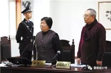 聶樹斌母親張煥枝聽取聶樹斌無罪的判決結(jié)果。 新華社發(fā)