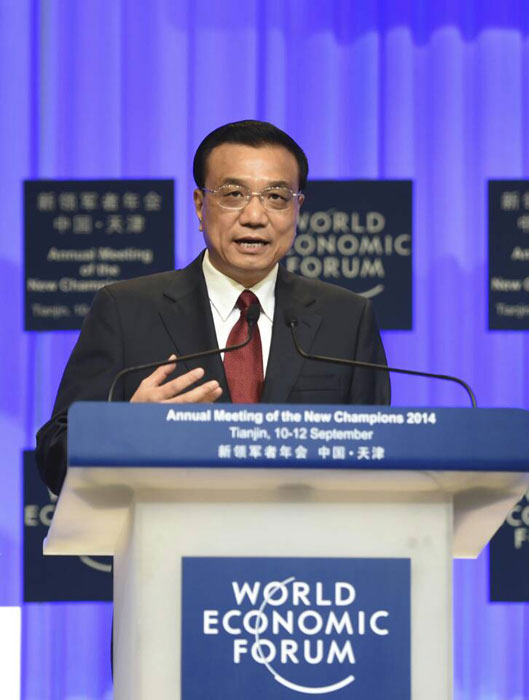 李克強(qiáng)總理出席夏季達(dá)沃斯論壇并發(fā)表開幕式致辭。