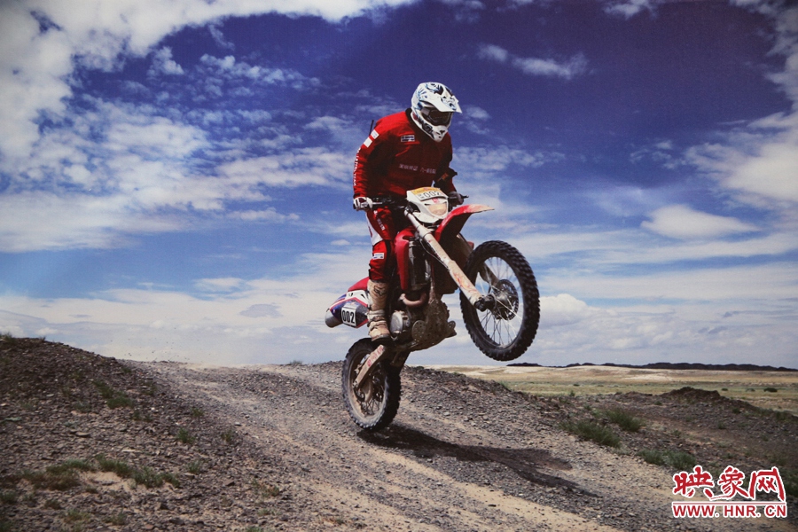 賽車的世界、更是男人的世界。圖為部分參展攝影作品。