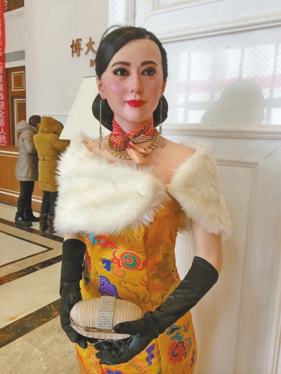 若不是這身似是而非的衣服，你能認(rèn)出這是范冰冰嗎？