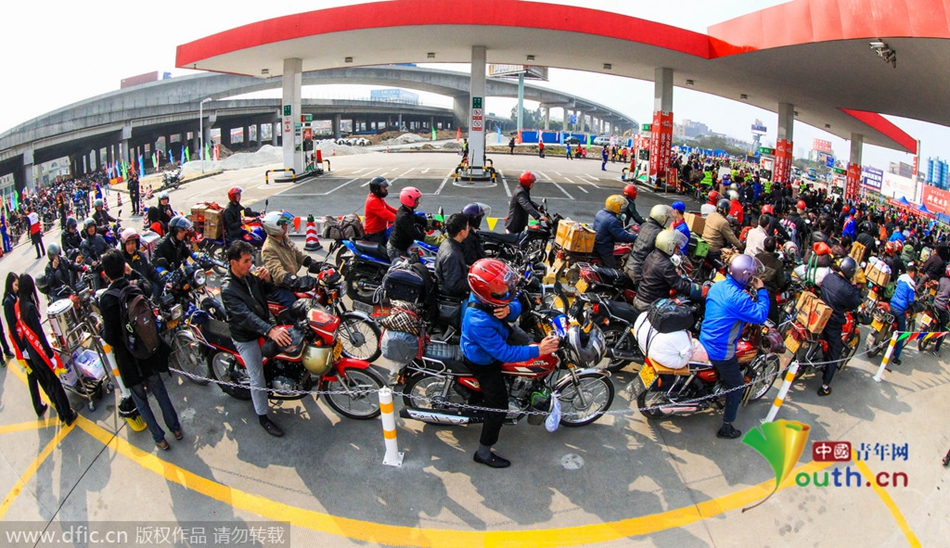 今年廣東、廣西兩省共193座中石化油站將為返鄉(xiāng)車主提供“6+X”免費服務(wù)，并將為1萬名“返鄉(xiāng)摩騎”免