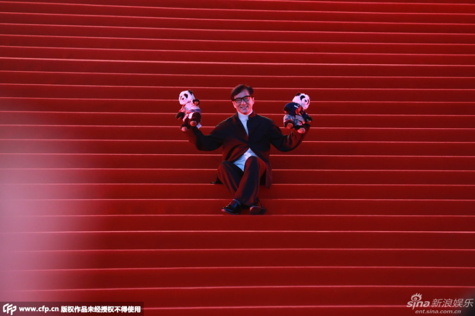 北影節(jié)閉幕豐胸美腿爭艷 新老女神齊來襲