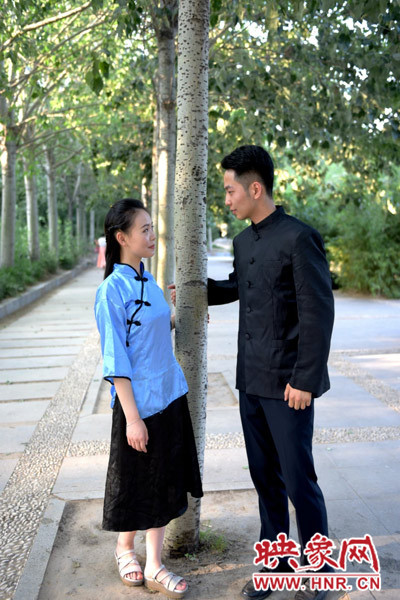 輕輕的凝視，勝卻了千言萬語。