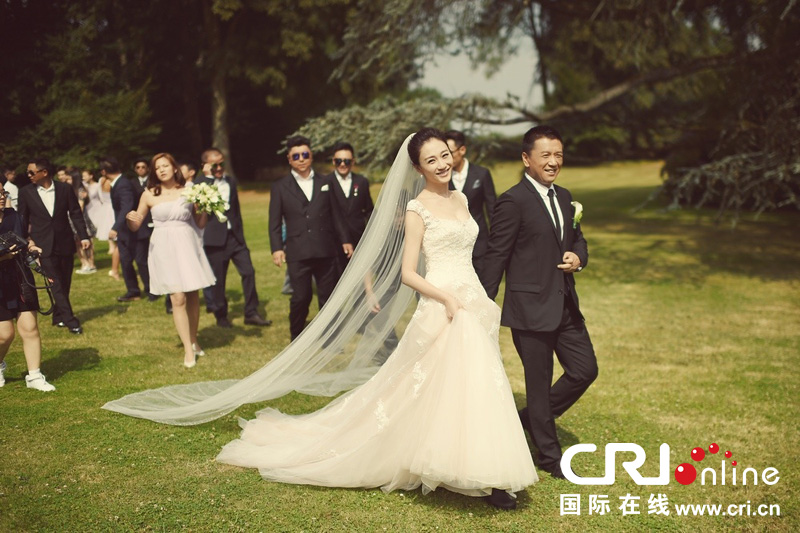 李小冉比利時辦婚禮 朱丹、鐘欣潼、應采兒做伴娘