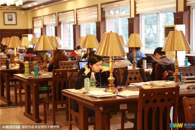 重慶大學(xué)改造翻新的“民國(guó)風(fēng)圖書館”走紅網(wǎng)絡(luò)，引得無(wú)數(shù)網(wǎng)友點(diǎn)贊